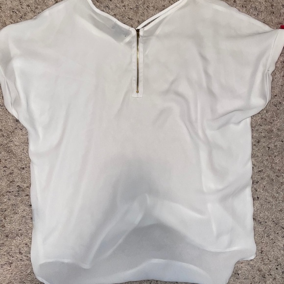 White blouse - Picture 3 of 3